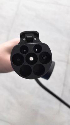 14KW AC出力電流とダブルコネクタの電気自動車充電ステーション
